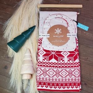 Handcrafted In India Christmas Red & White Knit Baby Toddler Blanket & Bib Set